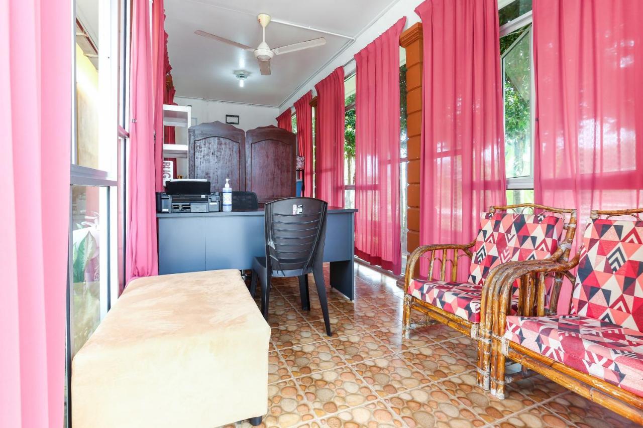 Oyo 89887 Chalet Yunie Маранг Экстерьер фото